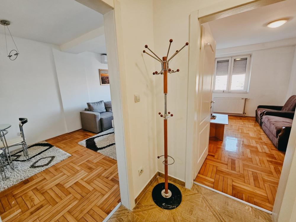 Slika 6 - U blizini centra i Crvenog Pevca, Trosoban stan za izdavanje, 70m2, 450€